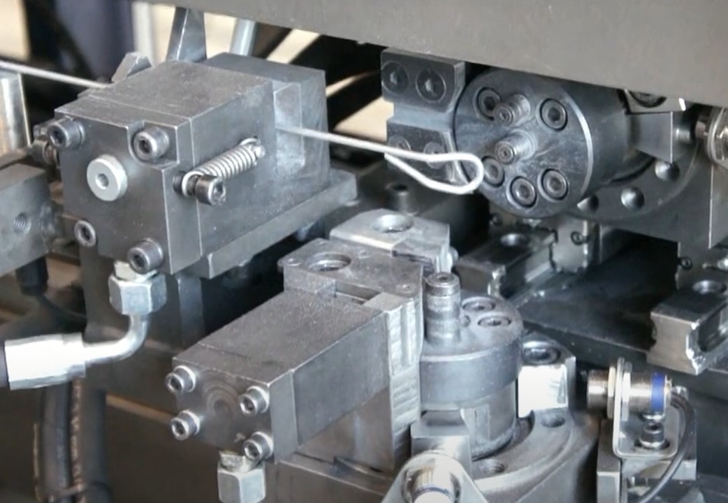 double-loop-wire-looping